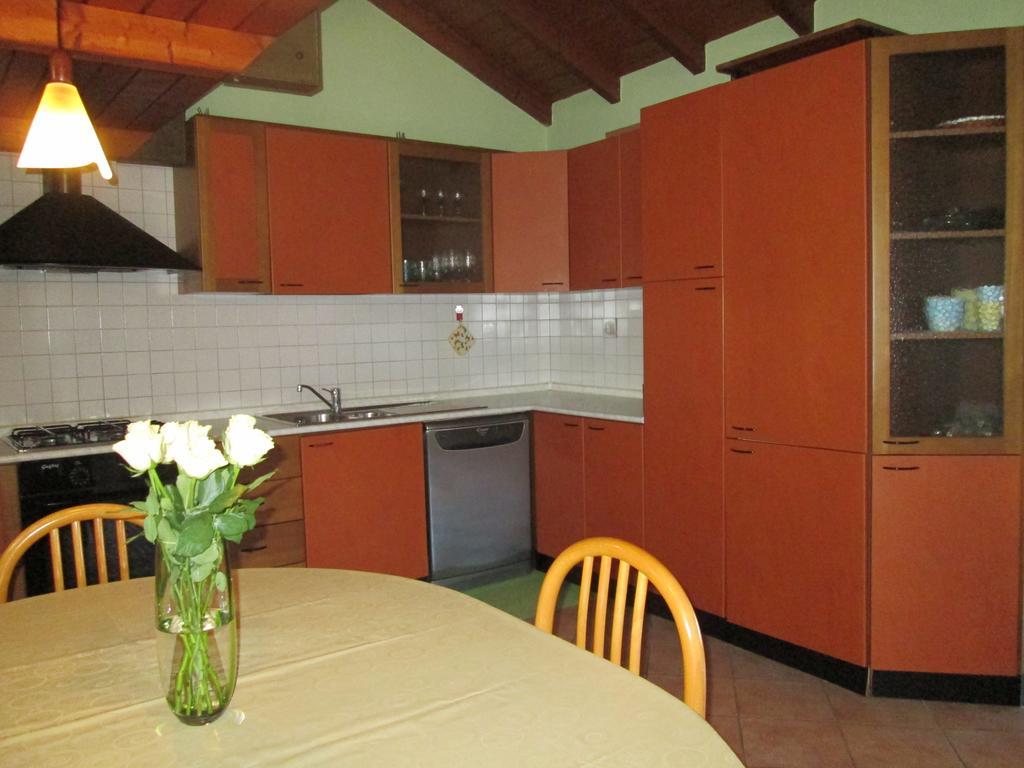 La Casa Del Borgo Bed & Breakfast Brissago-Valtravaglia Eksteriør bilde